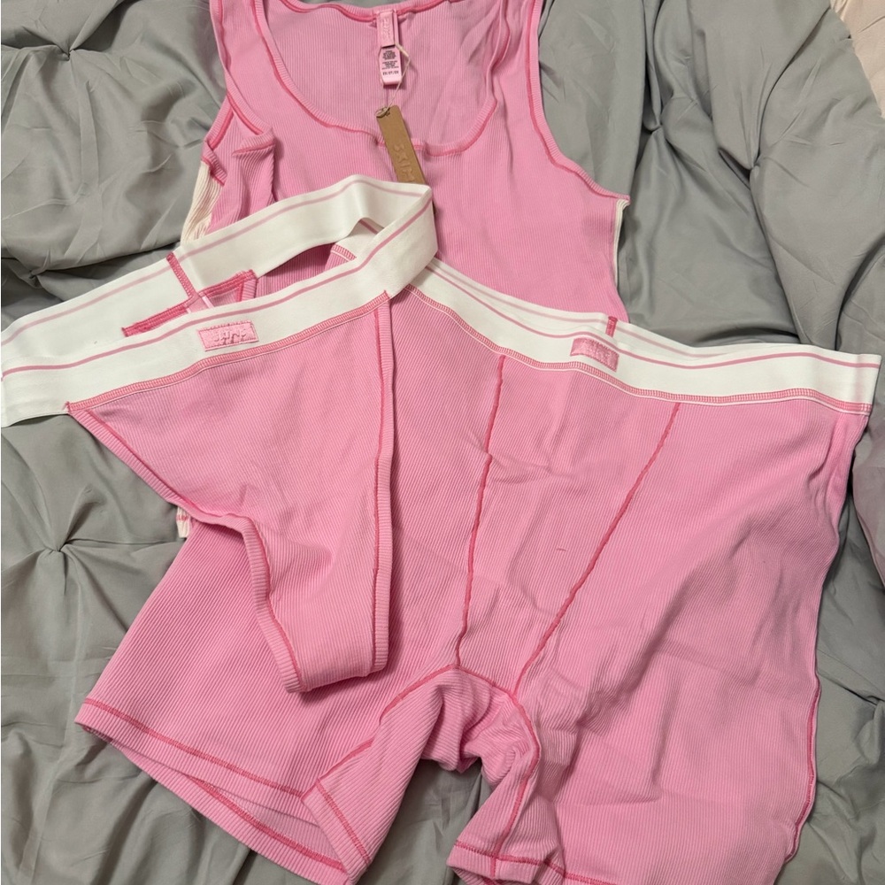 Skims set